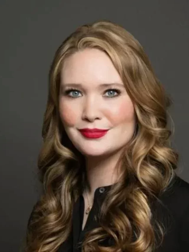 Sarah J Maas controversy