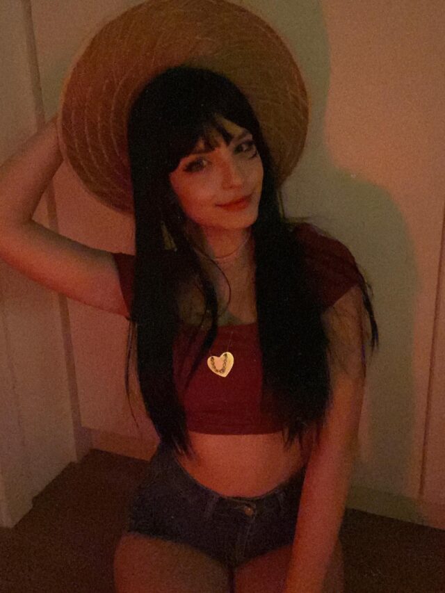 Plays: Rizu Kyun, Luffy Versão Feminina (One Piece) E Reels Da Spider-Gwen